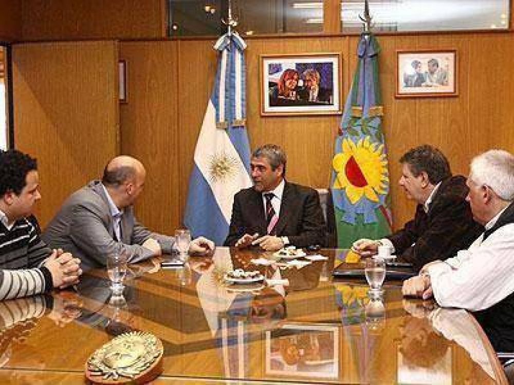 Arag�n visit� el Consejo de Medios Audiovisuales de Avellaneda