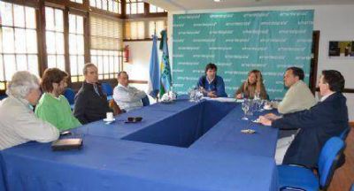 Pablo Fern�ndez se reuni� con miembros de la C�mara de Balnearios