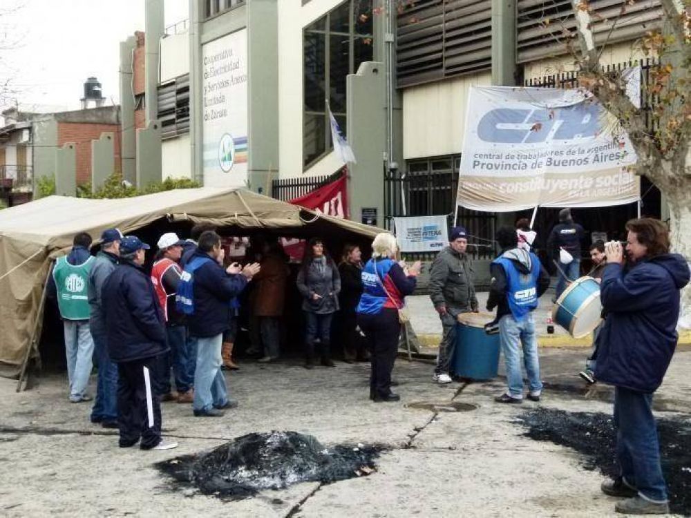 Piquetes de Luz y Fuerza en protesta contra la CEZ