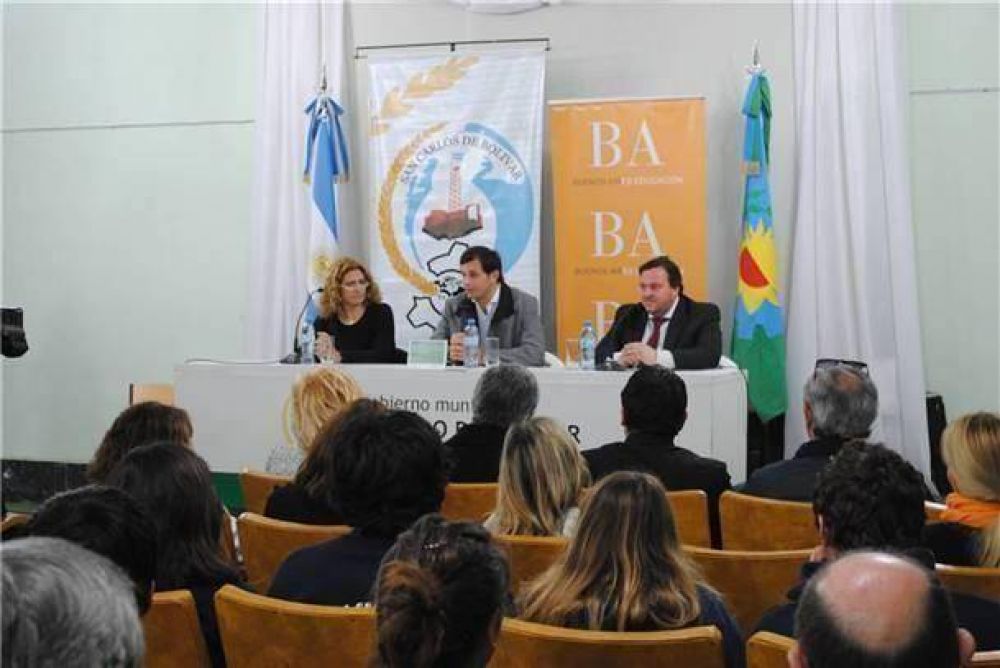 Se entregaron equipos de computaci�n a establecimientos educativos