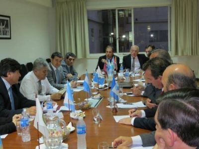 Tierra del Fuego firm� Pacto Federal Hidrocarbur�fero