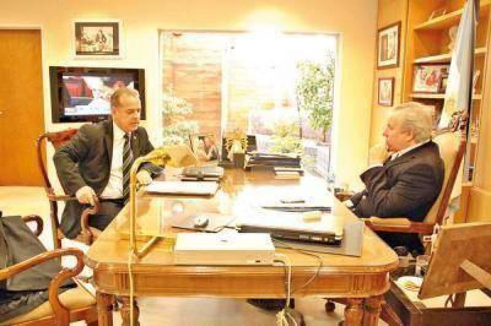 Peralta en di�logo con Gilmart�n, el tema principal fue Vieyra