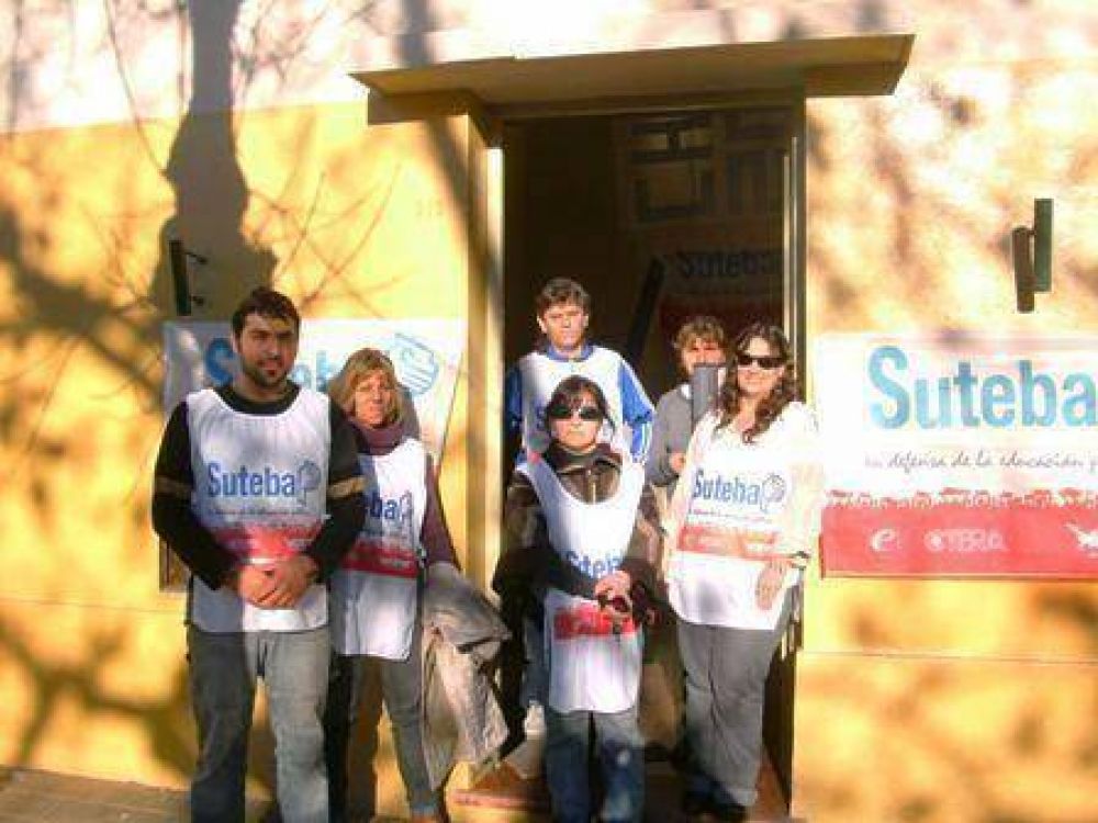 Reclamo de Suteba y CTA en la Secretar�a de Asuntos Docentes 