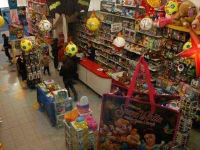 Intenso movimiento comercial en Rivadavia por el D�a del Ni�o