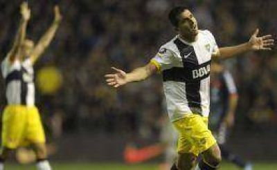 Boca sigue de racha y obtiene su primera victoria
