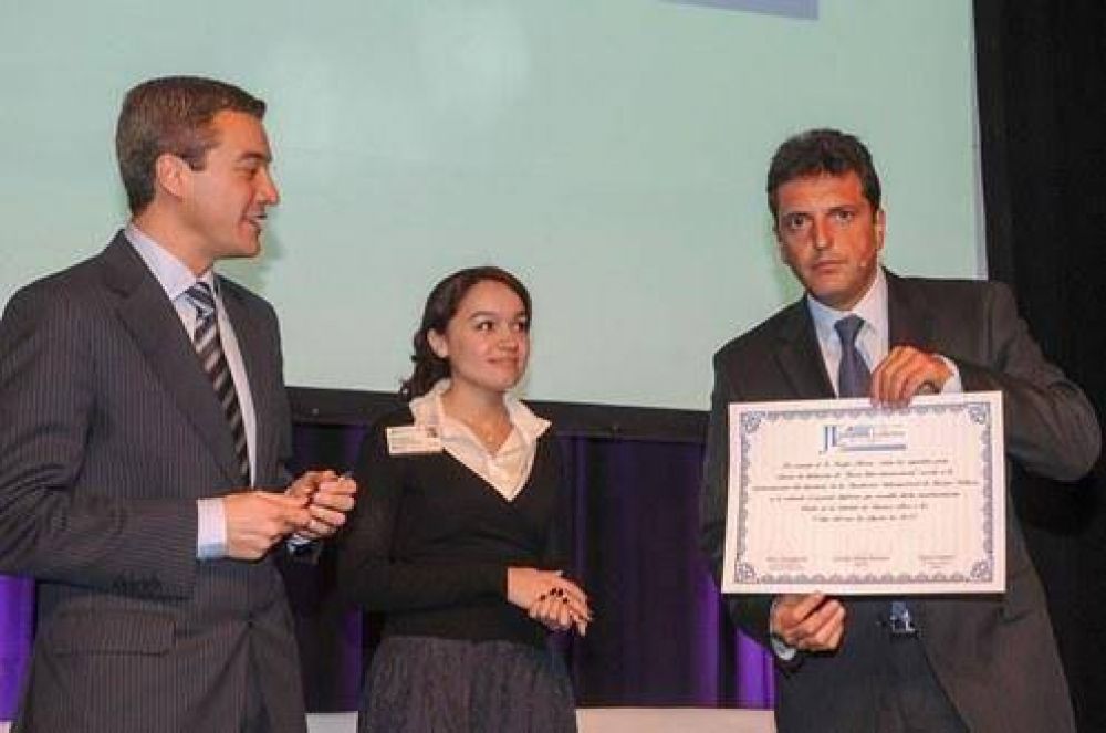 Massa disert� en la Cumbre Internacional de J�venes L�deres