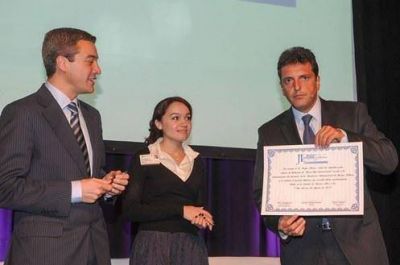 Massa disert� en la Cumbre Internacional de J�venes L�deres