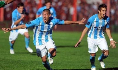 Racing derrot� a Argentinos 2 a 0