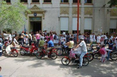 Padres y ATE, preocupados por la Escuela 18, un tema que tambi�n lleg� a la Legislatura.