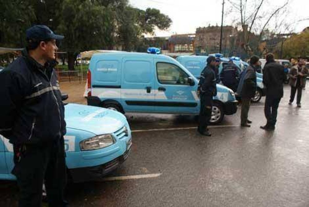 Presentan dos nuevos m�viles para Guardia Urbana