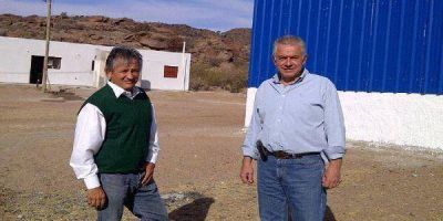 El ministro Bosetti y Oscar Lehz visitaron emprendimiento de granito en Tama