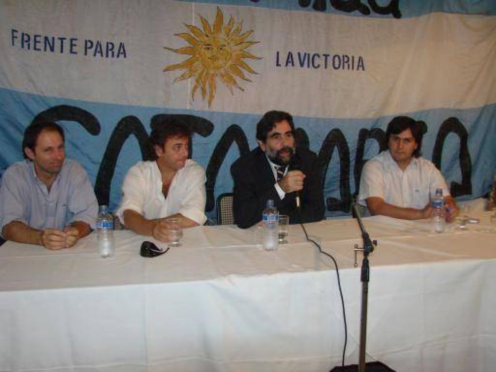 Se present� un programa para facilitar el acceso de los jovenes al campo laboral.