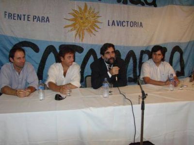 Se present� un programa para facilitar el acceso de los jovenes al campo laboral.