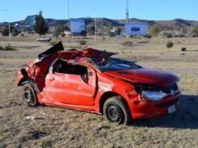 Una chica universitaria muri� en un accidente frente al Wal-Mart