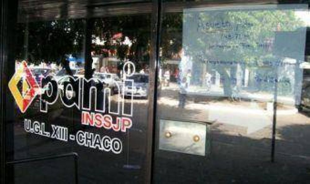 Bioqu�micos reclaman al Pami que pague lo que les adeuda.
