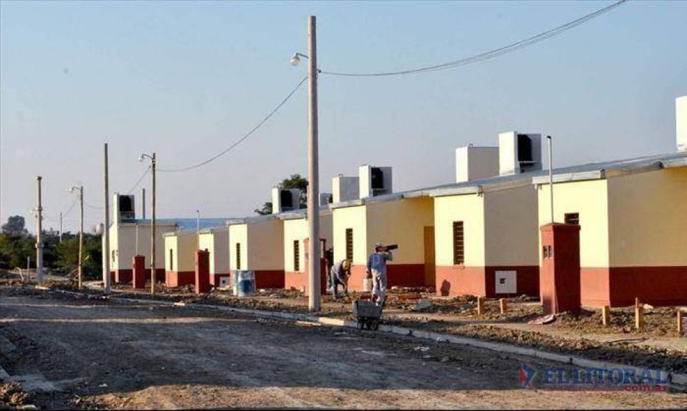 Avanza la construcci�n de m�s de mil viviendas en 13 localidades