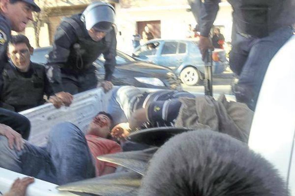 Tras un intenso tiroteo, detienen a cinco narcos, con coca�na y marihuana
