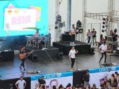 Anfiteatro colmado para ver a Reik y apoyar a �Un sol para los chicos�