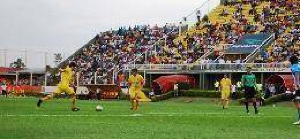 F�tbol: Crucero del Norte venci� a Atl�tico Tucum�n en su debut en el Nacional B