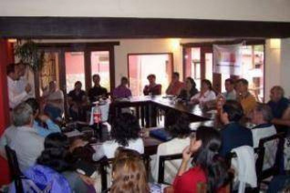 Reuni�n en Tilcara: Presentaci�n de la C�mara de Turismo de Jujuy.