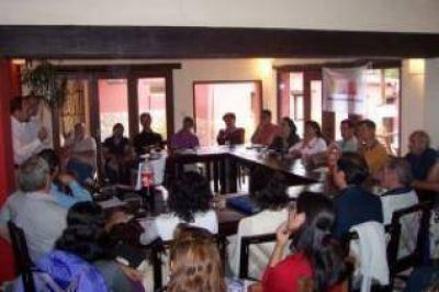 Reuni�n en Tilcara: Presentaci�n de la C�mara de Turismo de Jujuy.