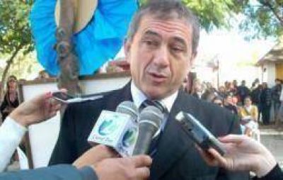 Molina neg� haber amenazado y golpeado a un ex funcionario �Q�