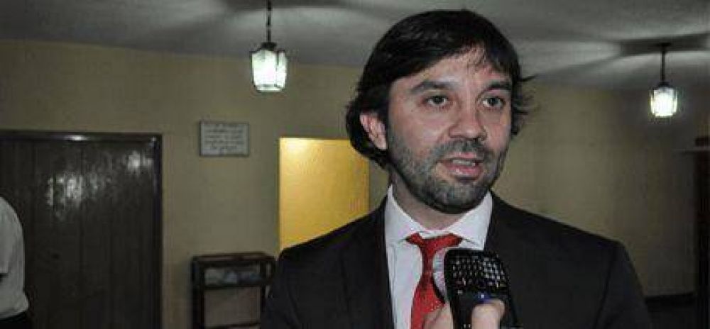 El ministro lvarez est en desacuerdo con la iniciativa del gobernador De La Sota de romper el pacto fiscal