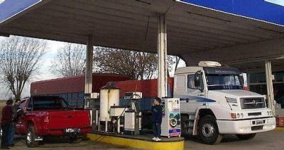 Rechazo generalizado al impuesto a los combustibles que impulsa De la Sota