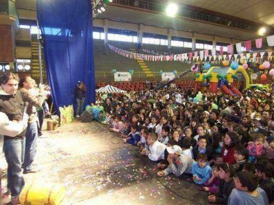 M�s de 3 mil chicos festejaron el D�a del Ni�o en Villa Ballester