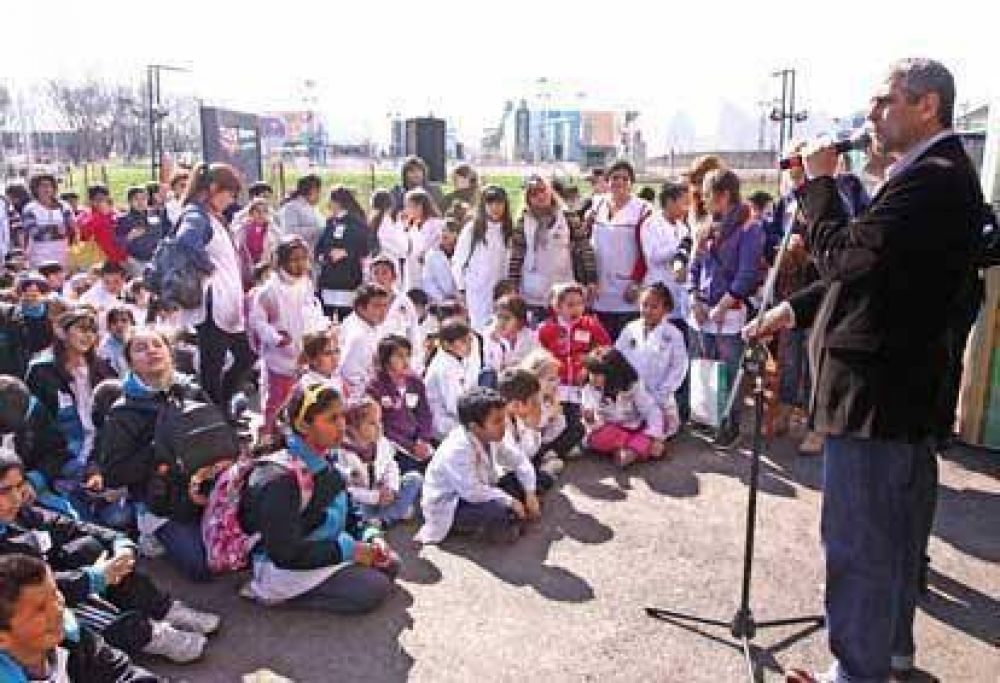 Mil alumnos de distintas escuelas de Avellaneda visitaron Tecn�polis