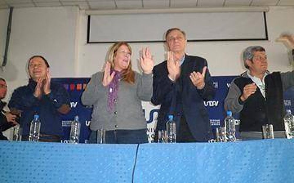 El Frente Amplio Progresista busca consolidarse en la tercera