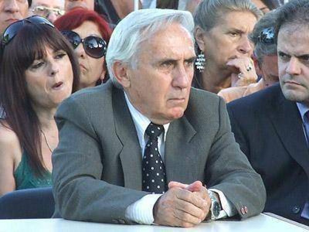 ESTEBAN ECHEVERR�A: El oficialismo est� "analizando" el pedido de informe a Obras P�blicas