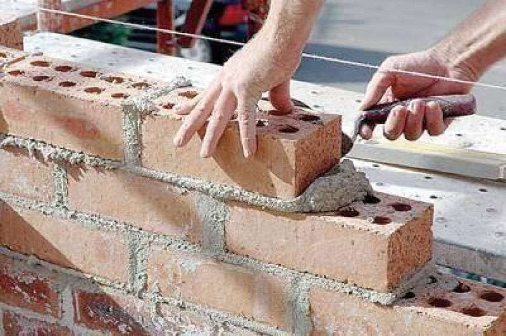 Parte hoy hacia Angola el primer embarque de viviendas comodorenses