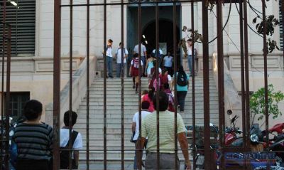 Reclamo de gremios docentes por las clases extras de los d�as s�bados