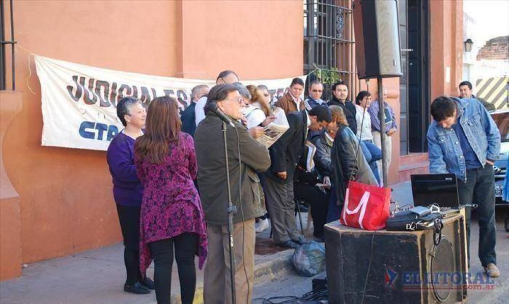 Empleados judiciales recibir�n este mes un aumento del 15 por ciento