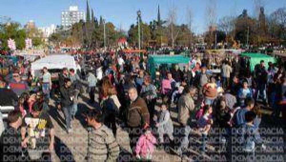 Miles de familias celebraron el D�a del Ni�o con actividades al aire libre