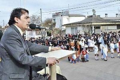 Niccolai destac� el crecimiento de Bandera en el d�a del aniversario