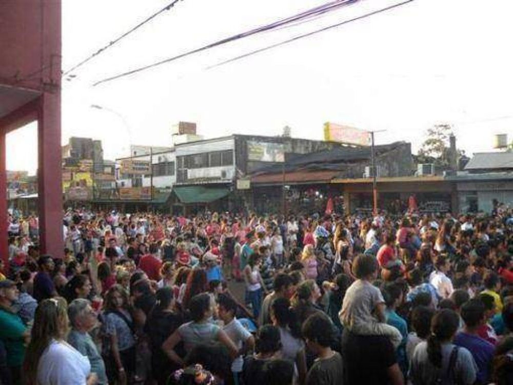 Iguaz�: Unos 2.000 ni�os festejaron su d�a junto a Caf� Central