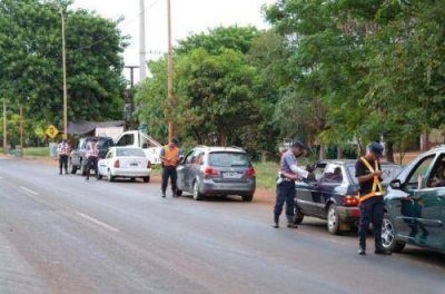 Tr�nsito: retienen una treintena de veh�culos y licencias de conducir por infracciones varias
