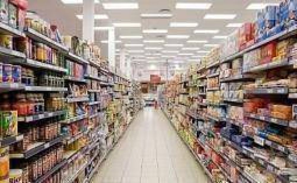 Un supermercado ofrece productos para comer por $6,99 por da