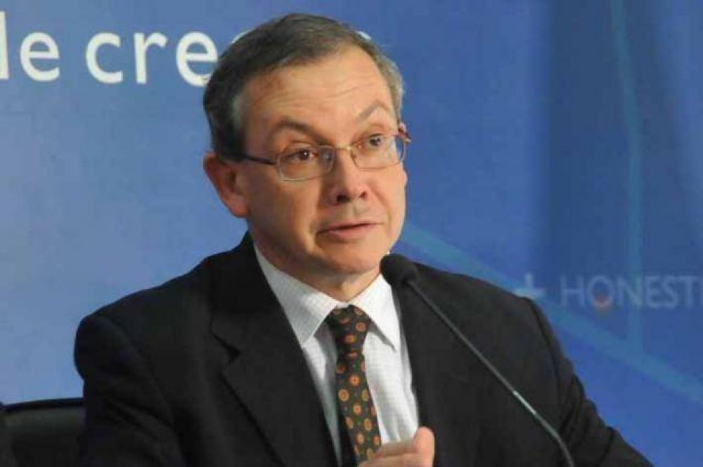 El gobierno ampli� su pedido de juicio pol�tico contra el camarista Luis Mart�nez