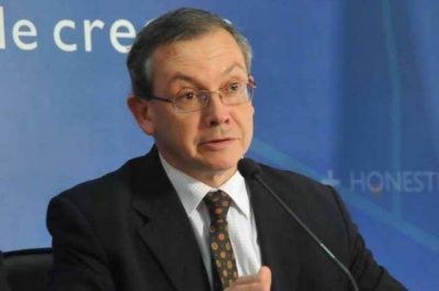 El gobierno ampli� su pedido de juicio pol�tico contra el camarista Luis Mart�nez