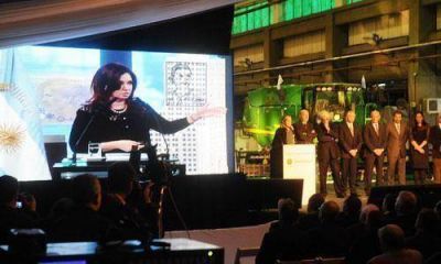 Con Cristina en la pantalla, se inaugur� planta de calzados