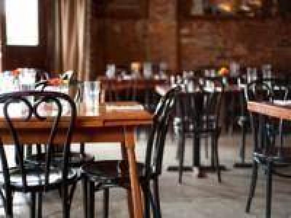 Locales cierran por falta de ventas