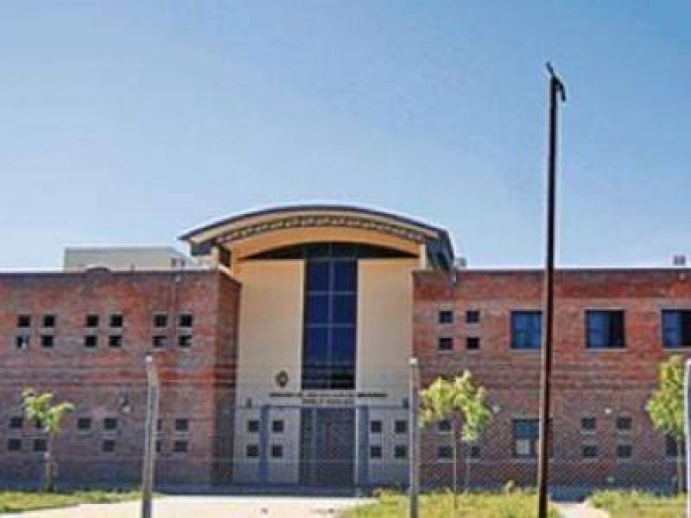 SE FUGAN 2 ADOLESCENTES DE BAT�N