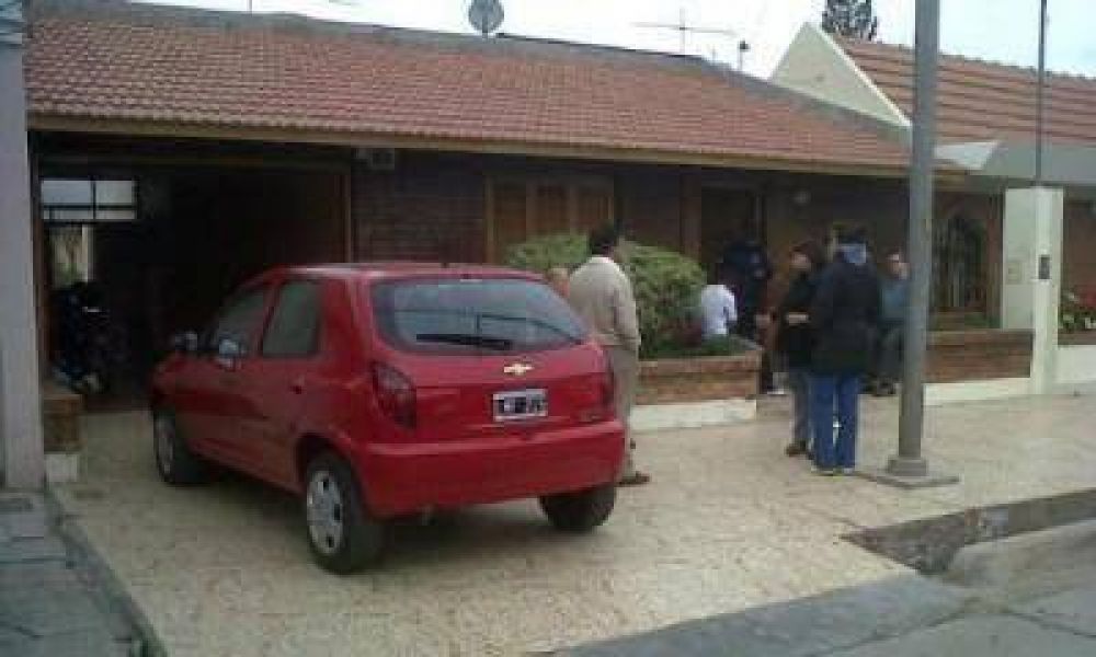 Asaltan la casa de una familia en San Mart�n y le roban 54.000 pesos