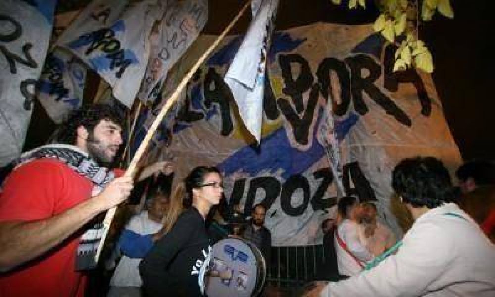 Seg�n la DGE, no hay denuncias por actividades de La C�mpora en las escuelas
