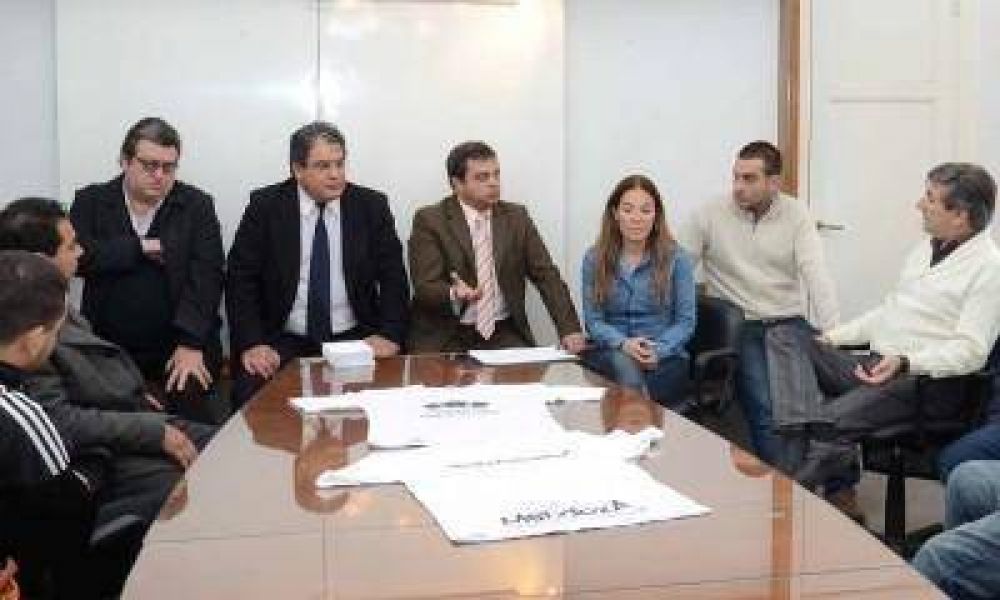 Los due�os de boliches: "Los chicos llegan a bailar borrachos de sus casas"