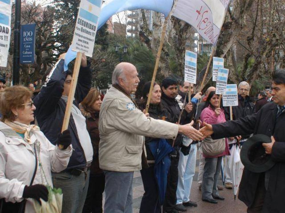Di�logo con los vecinos