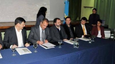 El Gobernador abri� la licitaci�n para construir la Escuela Especial en Trevelin